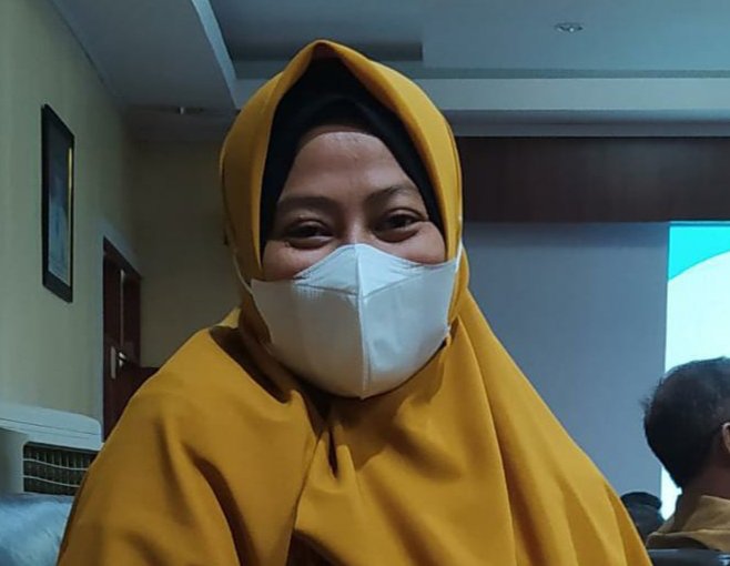 Camat Pitumpanua, Hj Nisrinah