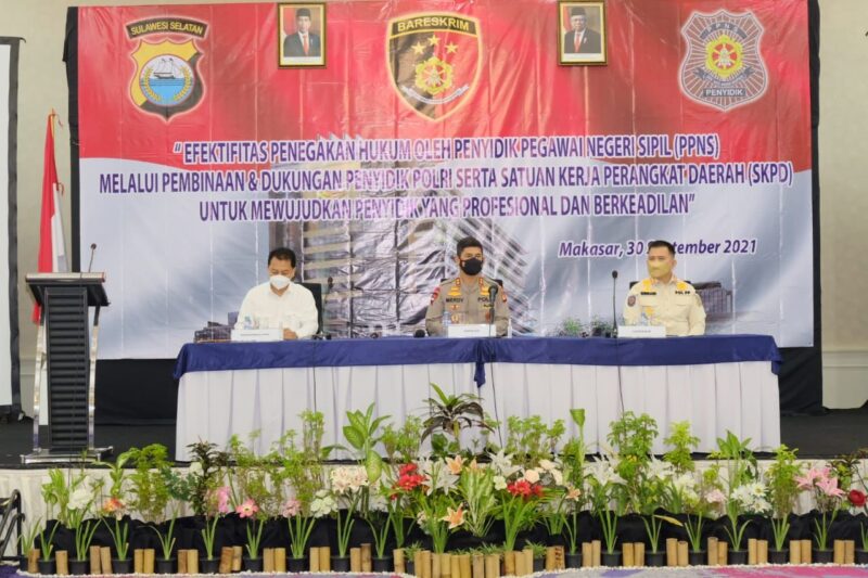 Kapolda Sulsel Irjen Pol Merdisyam membuka kegiatan Pembinaan Peningkatan Kemampuan (Binkatpuan) bagi Penyidik Pegawai Negeri Sipil (PPNS) di Sulawesi Selatan oleh Biro Korwas PPNS Bareskrim Polri, Kamis (30/09/21) di Hotel Aryaduta Makassar.