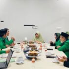 Presidium KAHMI Barru diterima oleh Ketua Majelis Pakar drg. Hj. Hasnah Syam MARS di kediaman keluarga, Jalur Dua, Barru, Kamis (13/1/2022).