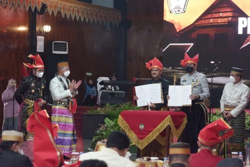 Pemerintah Kabupaten Gowa melakukan penanda tanganan kerjasama dengan Kementrian Pertanian RI untuk mengembangkan Integrated Farm atau Pertanian Terpadu di Istana Tamalate Sungguminasa, Kamis (17/03/2022).