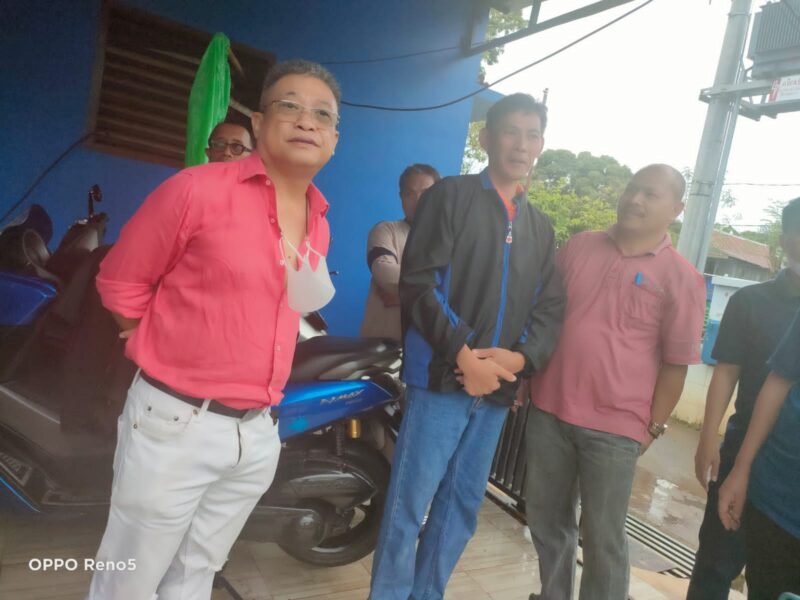 Penjabat Direktur Utama PDAM Kota Makassar, Beni Iskandar saat berkunjung di Intake Air Baku Nipa-Nipa Antang,. Sabtu (19/03/2022).