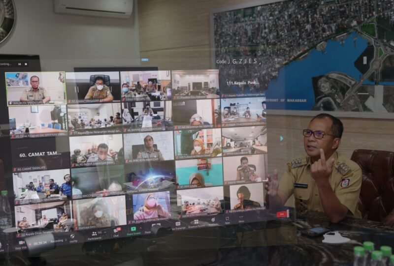 WaliKota Makassar, Danny Pomanto melakukan refresh kembali semini setelah Rakorsus 2022 secara Virtual, Selasa (22/03/2022)