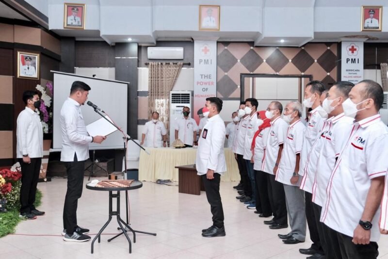 Ketua PMI Provinsi Sulawesi Selatan, Adnan Purichta Ichsan melantik pengurus PMI Kabupaten Jeneponto Masa Bakti 2021-2026 di Baruga Kalabbirang, Rumah Jabatan Bupati Jeneponto, Sabtu (26/03/2022).