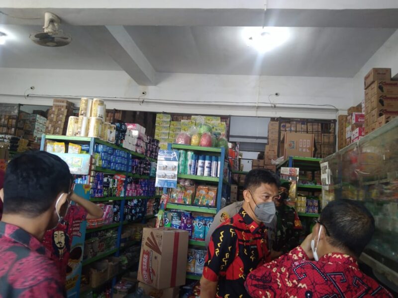 Pemantauan langsung Tim Pengendalian Inflasi Daerah (TPID) Kabupaten Gowa di beberapa pasar, Kamis (31/03/2022).