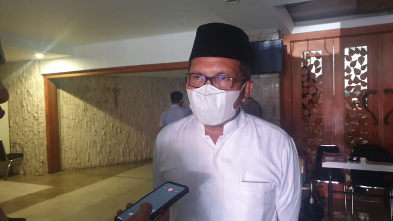 Walikota Makassar, Danny Pomanto wawancara bersama awak media dikediamannya jalan Amirullah, Jumat (11/03/2022)