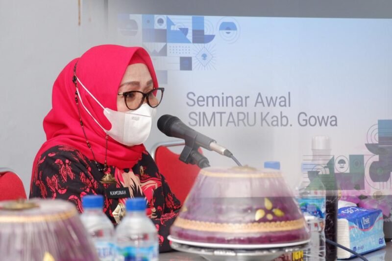 Sekretaris Daerah Kabupaten Gowa, Kamsina saat membuka seminar awal pembuatan SIMTARU Kabupaten Gowa, Kamis (12/05/2022).