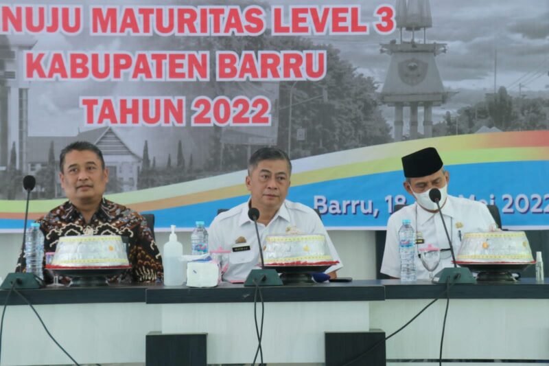 Bimbingan Teknis (Bimtek) Penilaian Maturitas SPIP Terintegrasi, diselenggarakan oleh Pemda Barru dengan hadirkan BPKP Sulsel dan dibuka oleh Sekretaris Daerah Barru, DR, Ir. Abustan AB M.Si, mulai hari ini hingga besok, di lantai II, Aula Bappeda Barru, Rabu (18/5/2022)