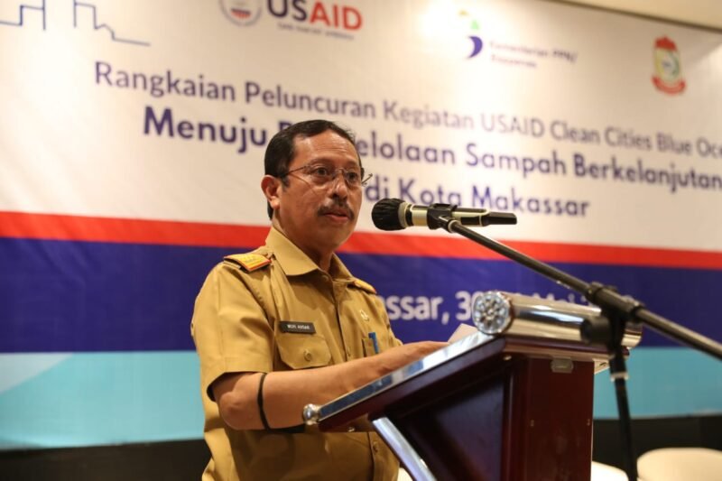 Sekretaris Daerah Kota Makassar, Muh. Ansar membawakan sambutan pada peluncuran USAID Clean Cities Blue Ocean yang digelar di Four Points Hotel, Selasa (31/05/2022).