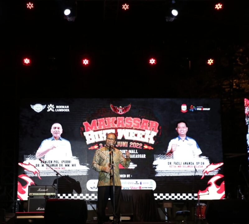 Wali Kota Makassar,  Danny Pomanto hadiri Anniversary 35 Tahun IMBI yang digelar di pelataran parkir Mall Phinisi Point, Sabtu malam (04/06/2022).