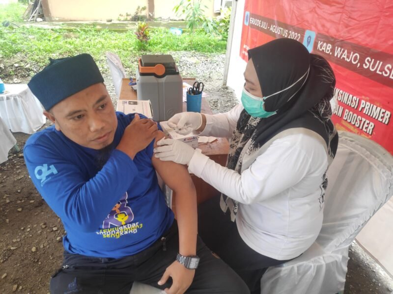 mendirikan pos vaksinasi di Rumah Sakit Umum Daerah (RSUD) Lamaddukelleng Kota Sengkang, Kabupaten Wajo.