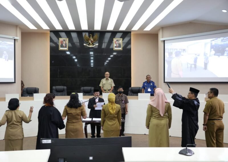 Sekretaris Daerah (Sekda) Kota Makassar, M. Ansar melantik 259 pejabat Fungsional di Ruang Sipakatau Balaikota Makassar, Selasa (19/07/2022).