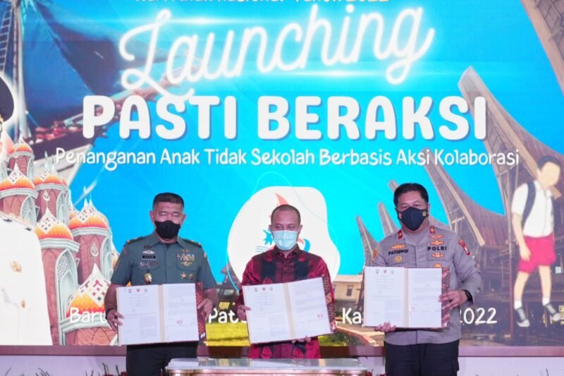 Gubernur Sulawesi Selatan, Andi Sudirman Sulaiman Launching inovasi PASTI BERAKSI (Penanganan Anak Tidak Sekolah Berbasis Aksi Kolaborasi) di Baruga Pattingalloang, Makassar, Kamis (28/07/2022).