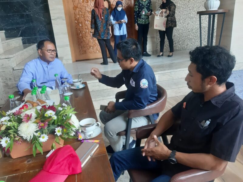 Wali Kota Makassar, Danny Pomanto menerima kunjungan Federasi Orienteering Nasional Indonesia (FONI) Sulsel di kediaman pribadinya Jalan Amirullah, Jumat (19/08/2022).