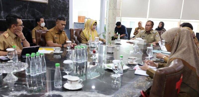 Wali Kota Makassar,  Danny Pomanto kumpulkan SKPD bahas strategi pengendalian inflasi, Selasa (12/09/2022).