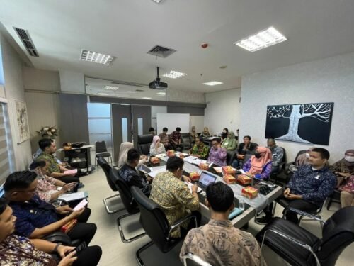 Rapat koordinasi TPID dengan tema sinergitas antar stakeholder penanganan inflasi Kota Makassar, di Ruang Rapat Sekda Lantai 9 Gedung Balaikota Makassar, Kamis (01/09/2022).