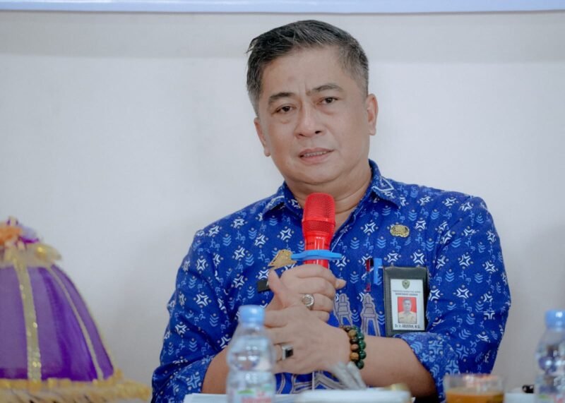 [8/9 16:54] Wartawan Barru Ahkam: Sekretaris Daerah (Sekda) Barru Dr. Abustan AB
[8/9 16:55] Wartawan Barru Ahkam: Bupati Barru Ir. H. Suardi Saleh, M.Si.