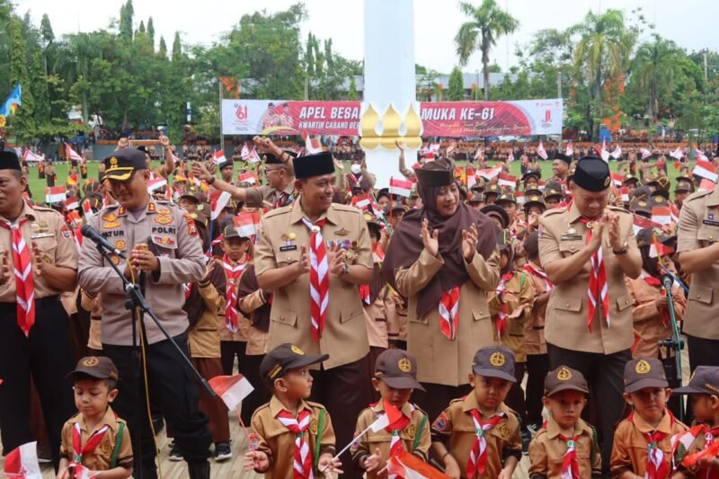 Apel besar Hari Pramuka ke-61 Kwartir Cabang (Kwarcab) Gerakan Pramuka Kabupaten Wajo berlangsung di Lapangan Merdeka, Kota Sengkang, Selasa (13/9/2022).