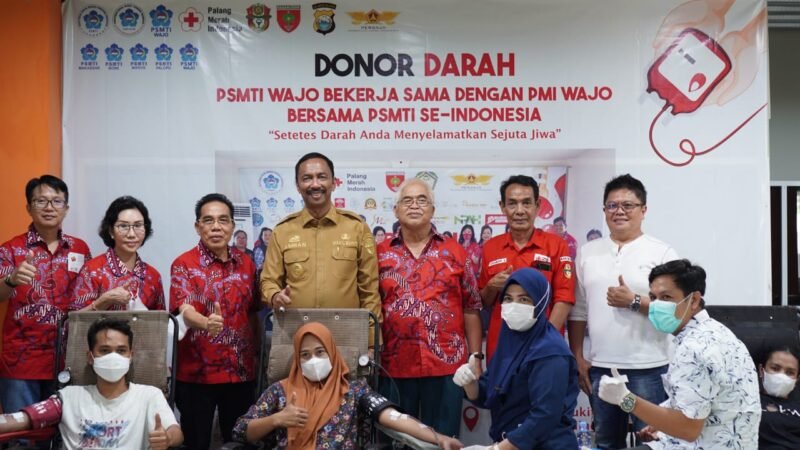 Wakil Bupati Wajo H. Amran SE menghadiri dan membuka  kegiatan bakti sosial berupa donor darah yang digelar Paguyuban Sosial Marga Tionghoa Indonesia (PSMTI) Kabupaten Wajo. Kegiatannya berlangsung di Perumahan Puri Bukit Puri Indah, Kecamatan Tempe, Selasa (27/9/2022).