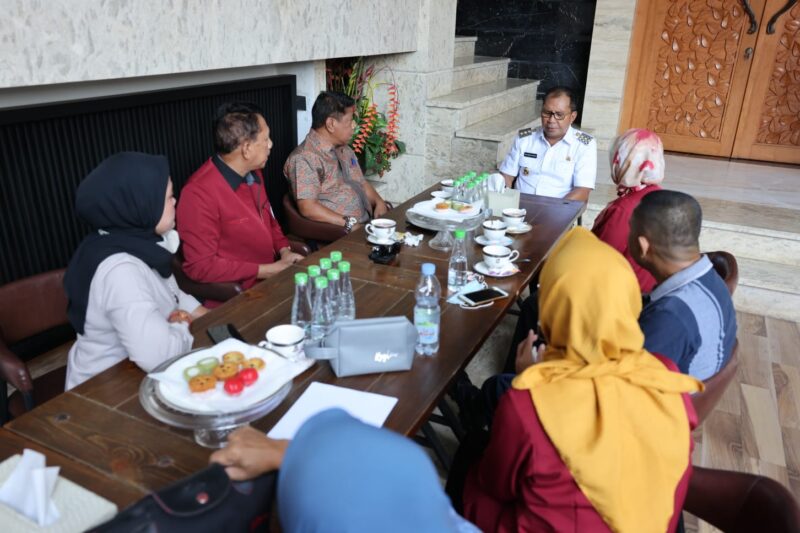 Wali Kota Makassar,  Danny Pomanto menerima kunjungan audiensi panitia TAN SMEA/SMK Negeri I Makassar, Rabu (28/09/2022).