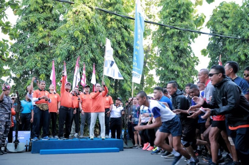 Wali Kota Makassar, Danny Pomanto lepas Fun Run dan Naval Expo, di Pangkalan Utama TNI Angkatan Laut VI, Minggu (11/09/2022).