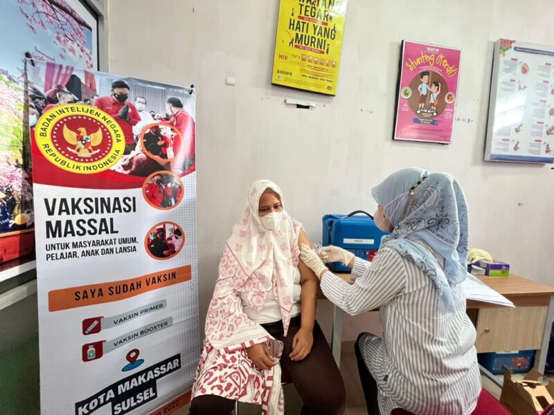 Di Kota Makassar, Binda Sulsel bekerjasama dengan Puskesmas Kassi-kassi di Kecamatan Rappocini, menggelar vaksinasi, Sabtu, 1 Oktober 2022.