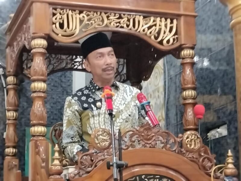 Wakil Bupati Wajo memberikan sambutan pada Peringatan  Maulid Nabi Muhammad SAW di mesjid Nurur Rahmah Bakke Alau Kelurahan Salomenraleng Kecamatan Tempe, Ahad 02/09/2022 malam.