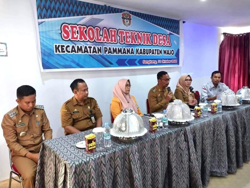 Wakil Bupati Wajo H. Amran membuka Sekolah Teknik Desa Kecamatan Pammana, Kabupaten Wajo, yang digelar di di Hotel Sermani Sengkang, Selasa (11/10/2022)