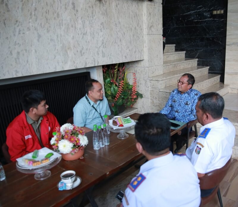 PPGR Head Gojek, Moh. Khomeiny melakukan Audiensi dihadapan Wali Kota Makassar, Danny Pomanto dikediaman pribadinya Jalan Amirullah, Senin (17/10/2022).