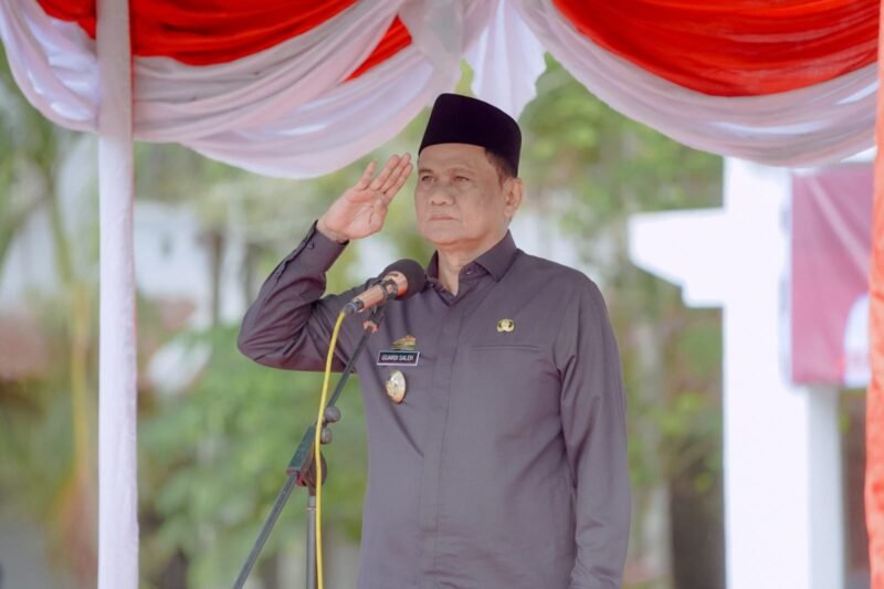 Bupati Barru, Ir. H. Suardi Saleh, M.Si., saat menjadi Inspektur Upacara Hari Sumpah Pemuda tahun 2022