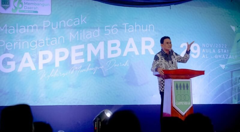 Bupati Barru Ir. H. Suardi Saleh, M.Si., saat memberi sambutan di puncak peringatan Milad Gappembar ke 56