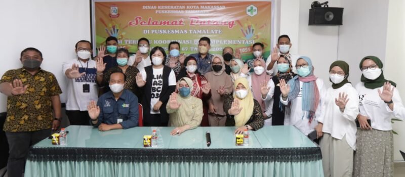 Ketua Forum Multi Sektor Eliminasi TB Makassar, Indira Yusuf Ismail bersama Dinas Kesehatan Makassar mendampingi Tim Kemenkes tinjau penanganan Eliminasi TB di PKM Tamalate, Kamis (03/11/2022).