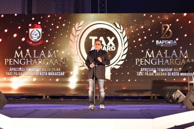 Wali Kota Makassar,  Danny Pomanto hadiri malam penganugerahan Tax Award 2022 di Upperhills Convention Hall Jalan Metro Tanjung Bunga, Kamis (08/12/2022) malam.