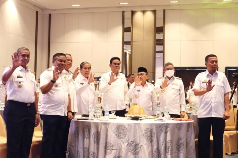 Bupati Wajo H. Amran Mahmud saat menghadiri Rapat Koordinasi Pengawasan Daerah (Rakorwasda) tingkat Provinsi Sulawesi Selatan yang digelar di Hotel Claro, Makassar, Rabu (14/12/2022).