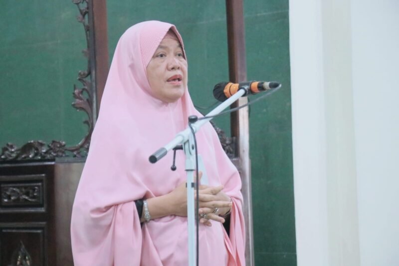 Dewan Penasehat Kelompok Pengajian Nurul Huda Barru drg. Hj. Hasnah Syam, MARS.