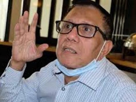 Catatan Hendry Ch Bangun