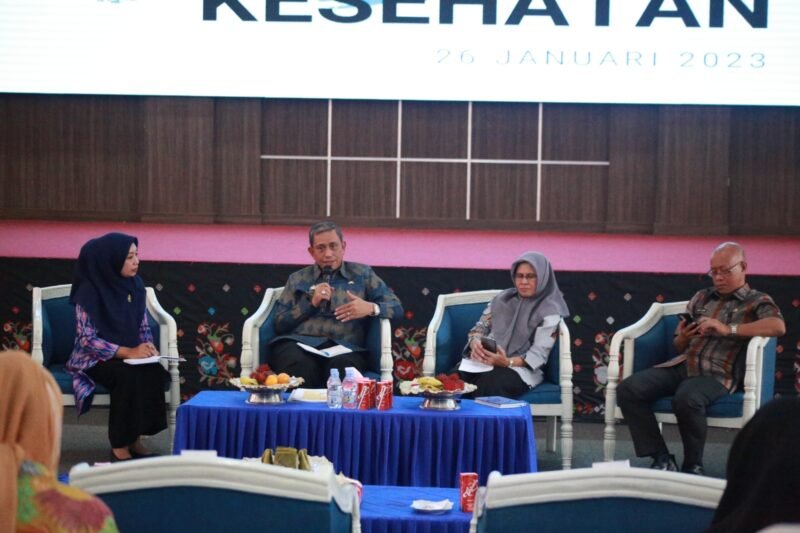 Bupati Wajo H. Amran Mahmud memberikan arahan saat memimpin Rapat Koordinasi (Rakor) Bidang Kesehatan yang digelar di Ruang Pola Kantor Bupati Wajo, Kamis (26/1/2023)