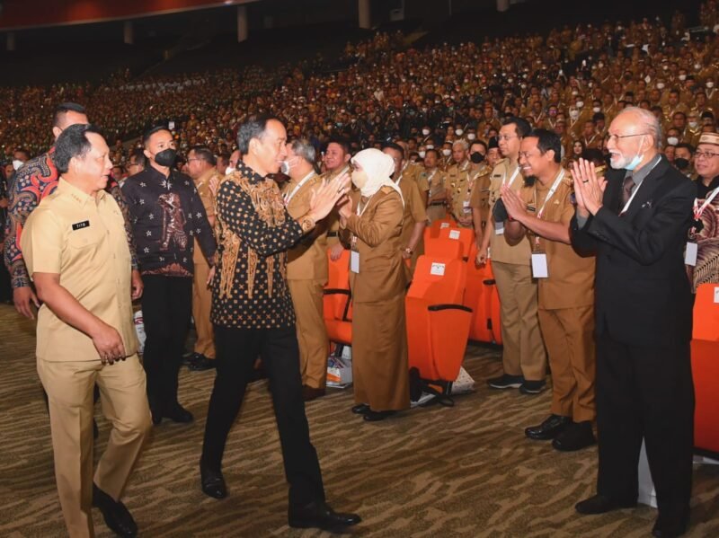 Gubernur Sulawesi Selatan, Andi Sudirman Sulaiman menghadiri Rapat Koordinasi Nasional (Rakornas) Kepala Daerah dan Forum Komunikasi Pimpinan Daerah (FKPD) Se-Indonesia Tahun 2023 di SICC Sentul Bogor, Selasa, 17 Januari 2023.
