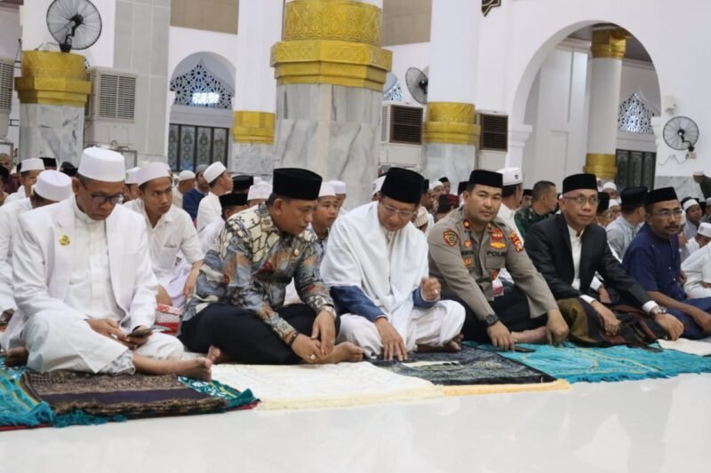 Pemerintah Kabupaten (Pemkab) Wajo menggelar peringatan Isra' Mi'raj Nabi Besar Muhammad SAW 1444 H di Masjid Agung Ummul Quraa, Sengkang, Ahad (22/1/2023) malam.