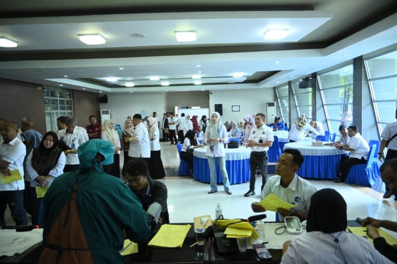 Perumda Air Minum (PDAM) Kota Makassar menggelar kegiatan sosial Donor Darah di Aula Tirta Sharma PDAM Kota Makassar, Rabu (25/01/2023).