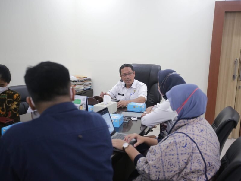 Sekretaris Daerah Kota Makassar, M. Ansar terima kunjungan audiensi CISDI yang dipimpin Dirut CISDI Diah Satyani Saminarsih di Balaikota Makassar, Rabu (18/01/2023)