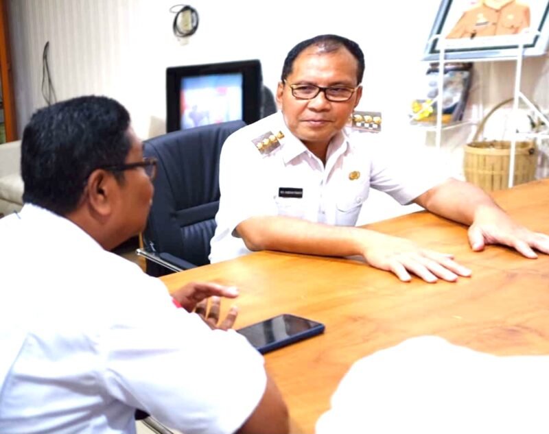 Wali Kota Makassar, Ir. Moh. Ramdhan Pomanto, Menerima Kunjungan Kerukunan Keluarga Besar Taman Makassar Indah (KKB TMI), di Kantor Balai Kota Makassar, Rabu 11 Januari 2023