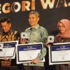Pemkab Wajo melalui BPKPD menerima penghargaan wajib pajak kategori Wajib Pajak Pemungut/Bendahara dari Kanwil DJP Sulselbartra.  Penghargaan diterima langsung Kepala BPKPD Wajo, Dahlan, yang diserahkan Kepala Kanwil DJP Sulselbartra, Arridel Mindra, pada Gala Dinner with Tax Payer di Hotel Claro, Kota Makassar, Rabu (8/2/2023) malam.