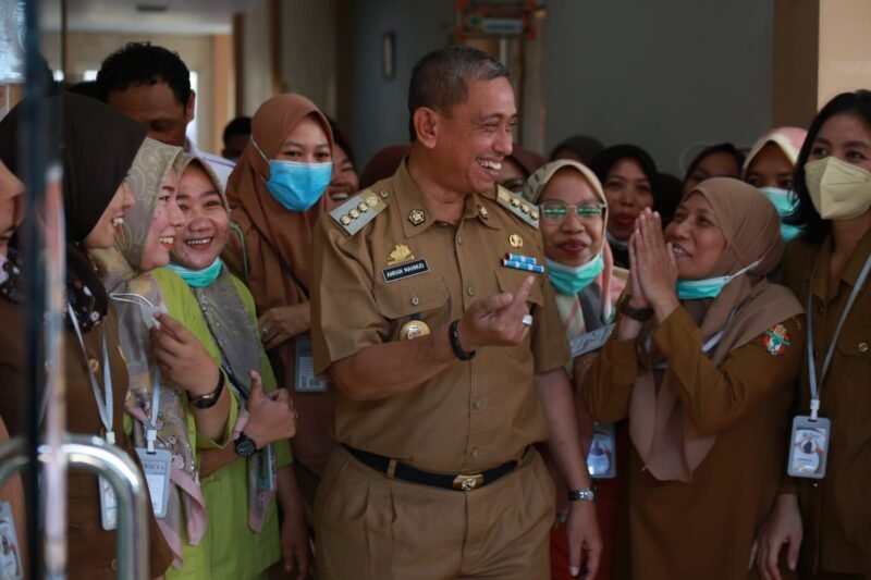 Selain Keliling Kecamatan Hadiri Musrenbang, Bupati Wajo H. Amran Mahmud Sempatkan Tinjau Berbagai Fasilitas Umum