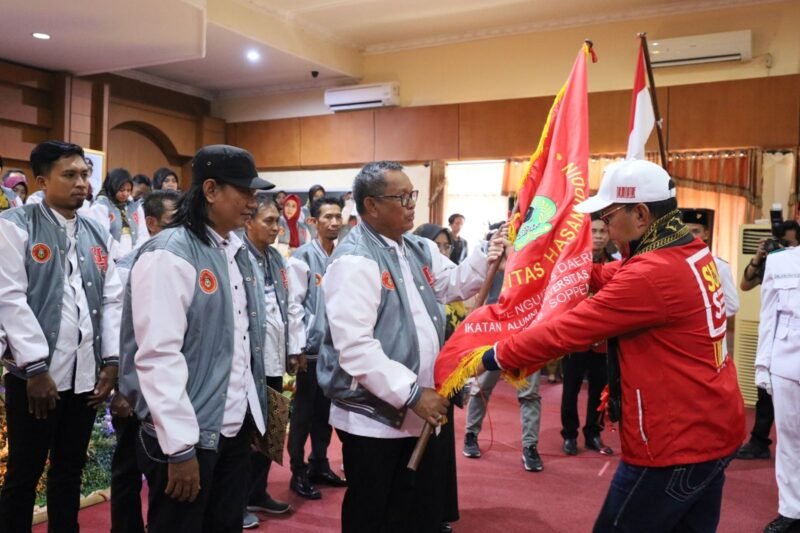 Wali Kota Makassar, Danny Pomanto hadiri dan melantik Pengurus IKA Unhas Soppeng di Kantor Bupati Soppeng, Sabtu (18/02/2023)