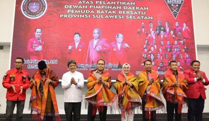 Wali Kota Makassar, Danny Pomanto hadiri Pelantikan Dewan Pimpinan Daerah (DPD) Pemuda Batak Bersatu Provinsi Sulsel, di Hotel Claro, Sabtu (11/02/2023)