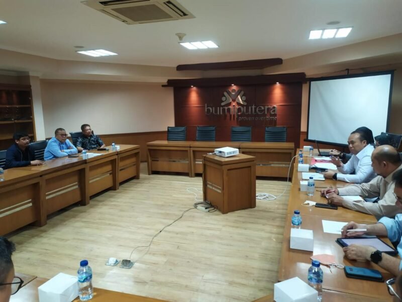 Direktur Utama, Beni Iskandar dan Dirtek, Asdar Ali bersama Lawyer PDAM Makassar melakukan pertemuan dengan Pimpinan Pusat AJB Bumiputera 1912 serta Perwakilan Polis dari Asuransi Bumiputera 1912 di Kantor Bumiputera Jakarta, Senin 20 Februari 2023.
