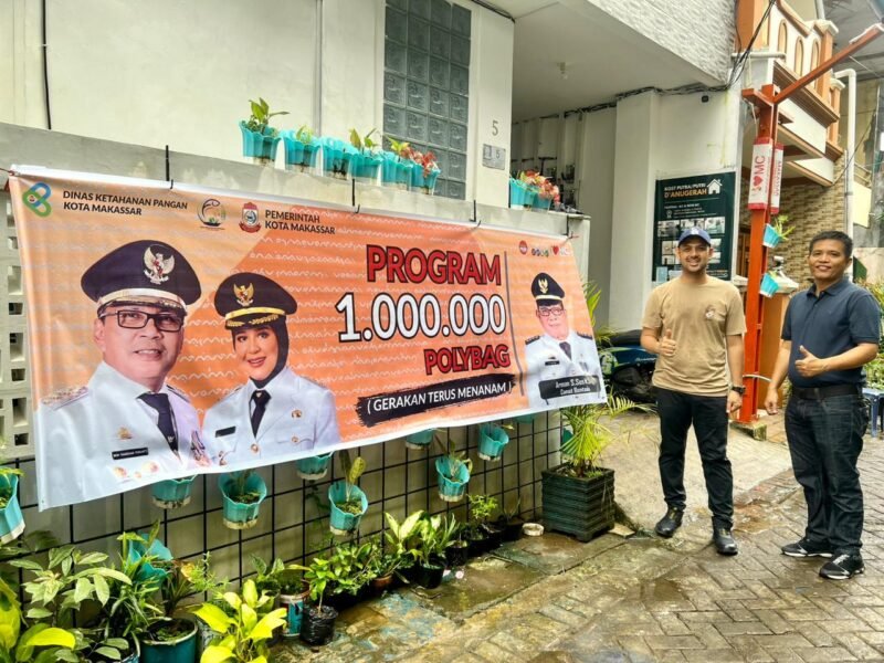 Sekcam Bontoala,  Manggala Putra hadiri Program Satu Juta Polybag atau gerakan terus menanam pohon secara virtual di Lorong Wisata Lerida, Kelurahan Bontoala, Kecamatan Bontoala, Sabtu (25/02/2023).