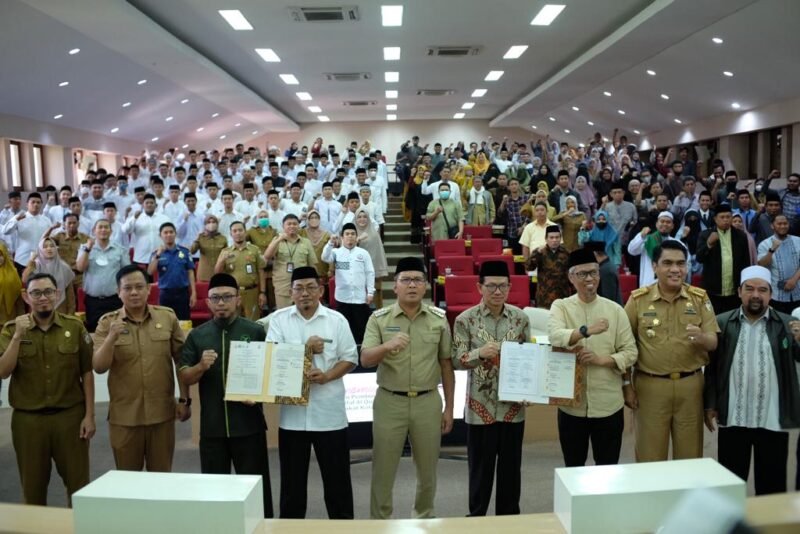 Wali Kota Makassar,  Danny Pomanto meresmikan program pembinaan penghafal Al-Qur'an, di Ruang Sipakatau, Selasa (28/02/2023)