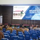 Bupati  Wajo H. Amran Mahmud memberikan sanbutan dan membuka Musrenbang Kabupaten Wajo tingkat kecamatan dalam rangka penyusunan Rencana Kerja Pemerintah Daerah (RKPD) tahun 2024 tahun anggaran 2023 di Ruang Pola Kantor Bupati Wajo, Senin (13/2/2023).