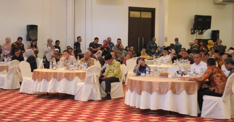 Bupati Asahan H. Surya didampingi Kepala Bappeda dan OPD terkait mengikuti Pra Musyawarah Perencanaan Pembangunan (Musrenbang) Pemerintah Provinsi Sumatera Utara Tahun 2024, Zona Pantai Timur bertempat di The Hills Hotel & Resort Sibolangit, Deli Serdang. (03/03/2023)